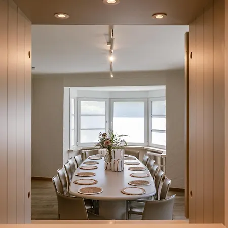 Huswell - Beautiful For 14 Guests , Pets Are Welcome Villa