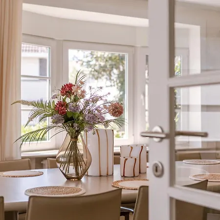 Villa Huswell - Beautiful For 14 Guests , Pets Are Welcome