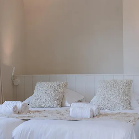 Huswell - Beautiful For 14 Guests , Pets Are Welcome