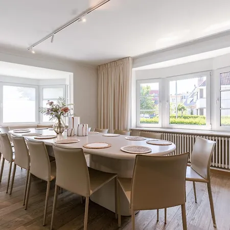 Huswell - Beautiful For 14 Guests , Pets Are Welcome * De Haan