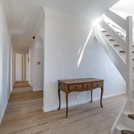 Huswell - Beautiful For 14 Guests , Pets Are Welcome *