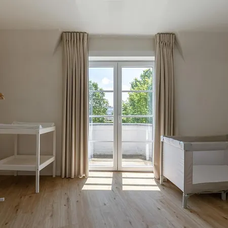 Villa Huswell - Beautiful For 14 Guests , Pets Are Welcome *