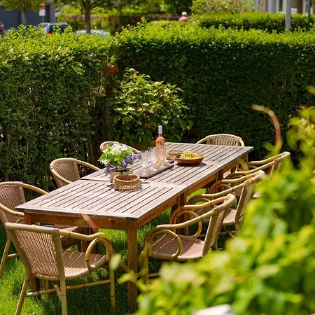 Villa Huswell - Beautiful For 14 Guests , Pets Are Welcome